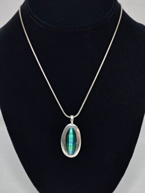 Oval Green-Blue Pendant Necklace